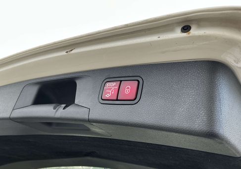 Mercedes-Benz E 300, 2021 3