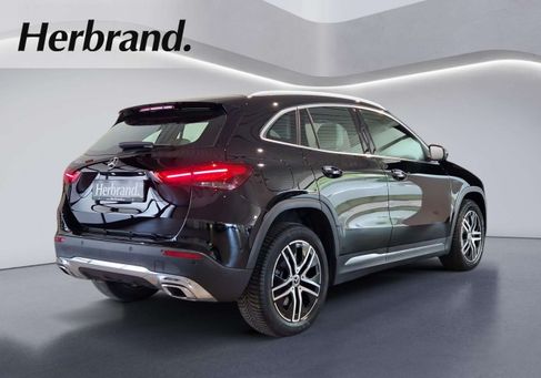 Mercedes-Benz GLA 250, 2021