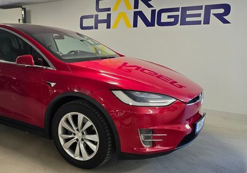Tesla Model X, 2017