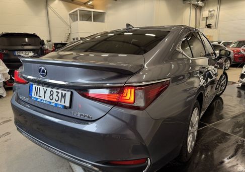 Lexus ES, 2021
