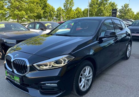 BMW 118, 2021