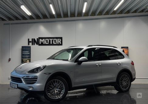 Porsche Cayenne, 2013