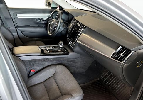 Volvo V90, 2024