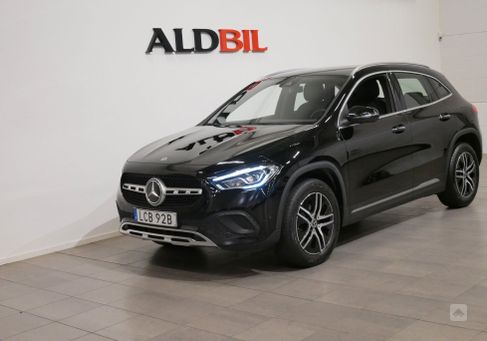 Mercedes-Benz GLA 200, 2021