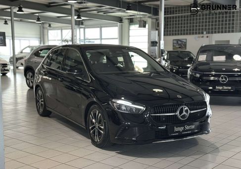 Mercedes-Benz B 180, 2025