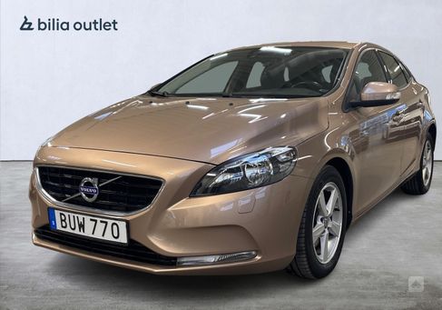 Volvo V40, 2015