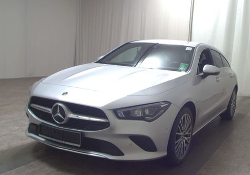 Mercedes-Benz CLA 220, 2022