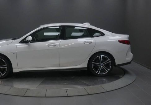 BMW 218, 2022 3
