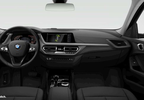 BMW 118, 2023