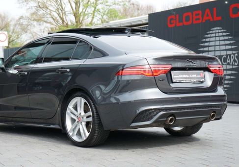 Jaguar XE, 2022