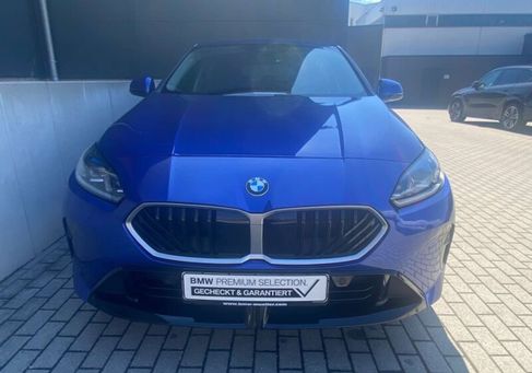 BMW 120, 2025 2