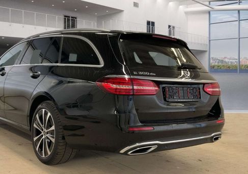 Mercedes-Benz E 300, 2021