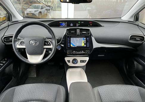 Toyota Prius, 2016