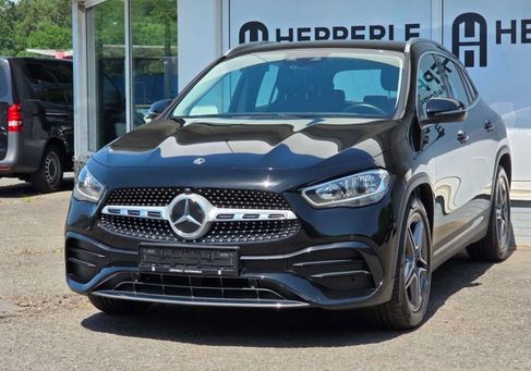 Mercedes-Benz GLA 200, 2022