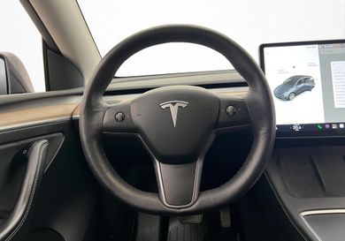 Tesla Model Y, 2021