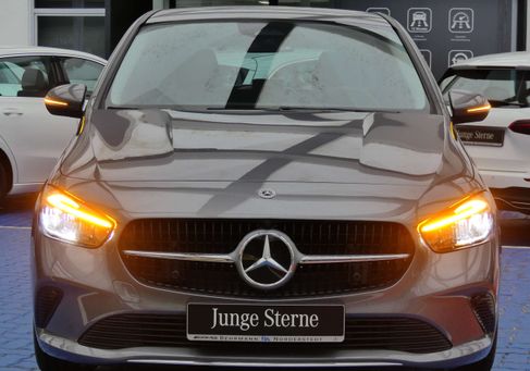 Mercedes-Benz B 180, 2024