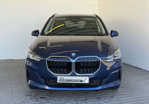 BMW 220, 2025 2