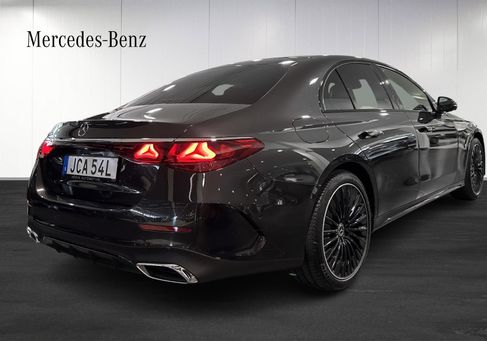 Mercedes-Benz E 300, 2026 3
