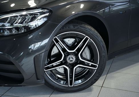 Mercedes-Benz C 300, 2021 3