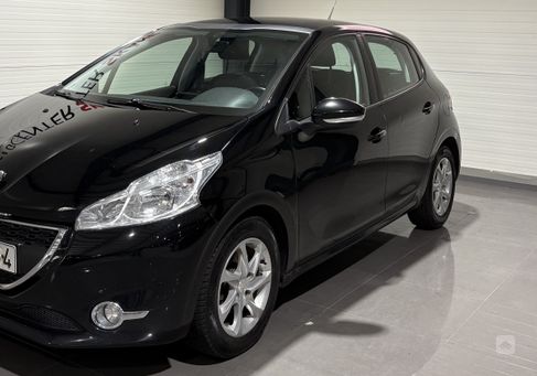 Peugeot 208, 2013