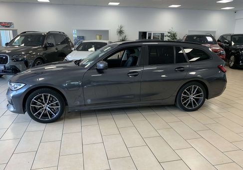 BMW 330, 2021