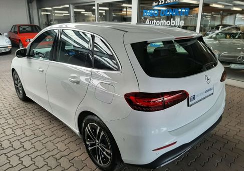 Mercedes-Benz B 180, 2024