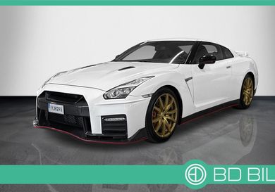 Nissan GT-R, 2015