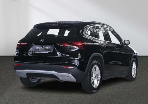 Mercedes-Benz GLA 200, 2024