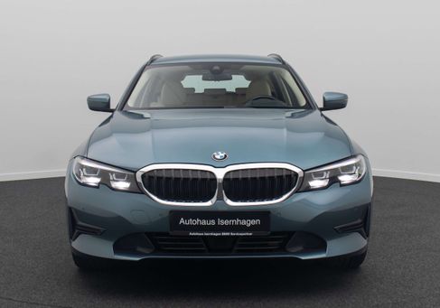 BMW 330, 2021