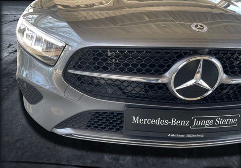 Mercedes-Benz A 200, 2025