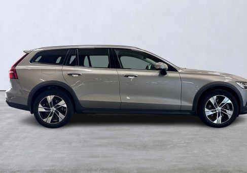 Volvo V60 Cross Country, 2021 3