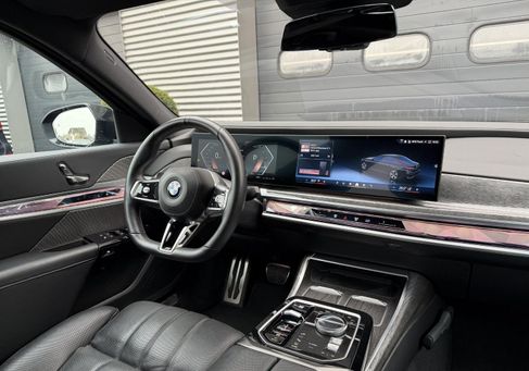 BMW 740, 2023