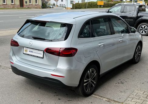 Mercedes-Benz B 250, 2023