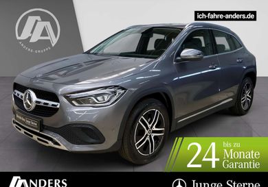 Mercedes-Benz GLA 200, 2022