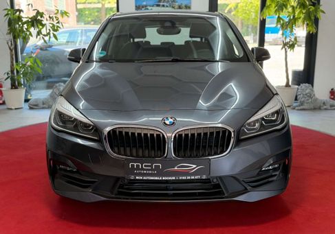 BMW 216, 2020