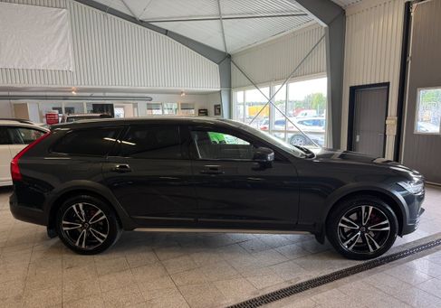Volvo V90 Cross Country, 2018