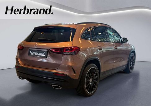 Mercedes-Benz GLA 200, 2021 3
