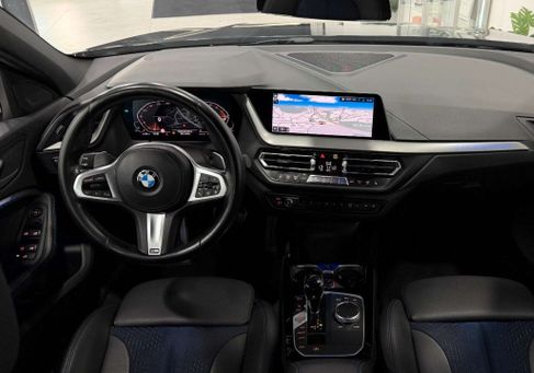 BMW 120, 2022