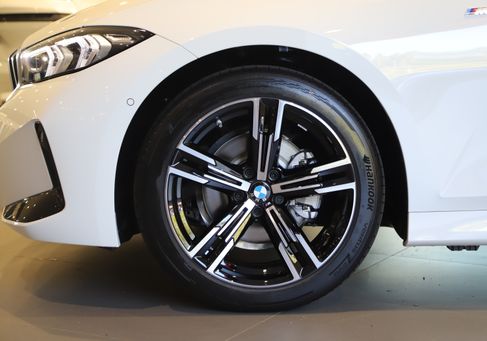 BMW 320, 2026
