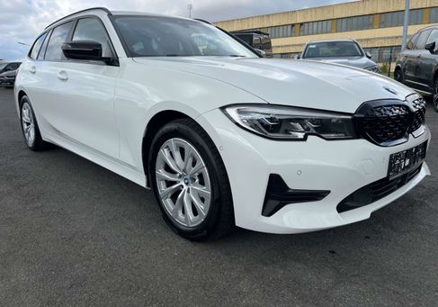 BMW 320, 2022 3