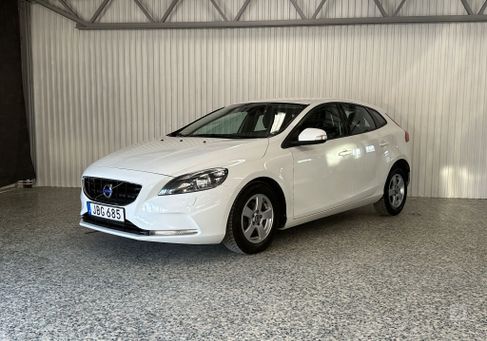 Volvo V40, 2015