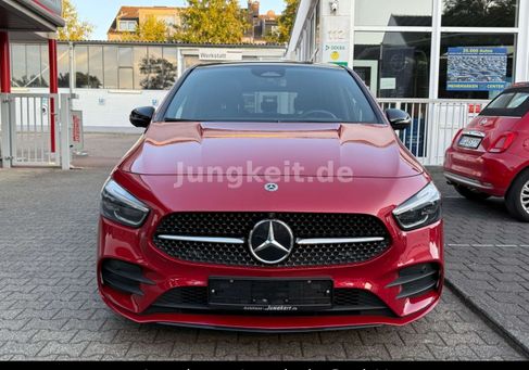 Mercedes-Benz B 180, 2023