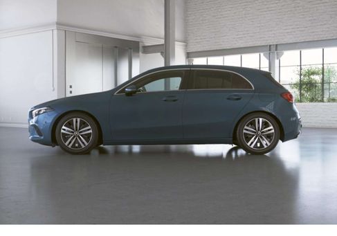 Mercedes-Benz A 220, 2022