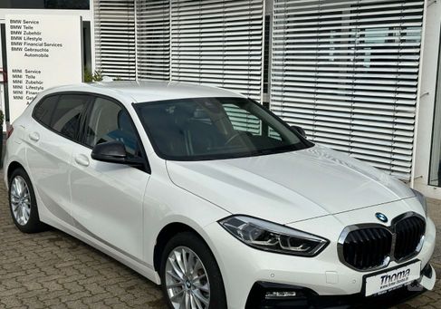 BMW 118, 2021