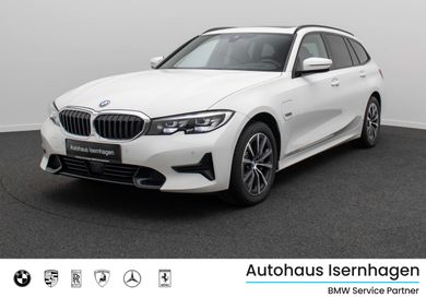 BMW 330, 2022