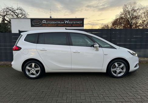 Opel Zafira, 2018