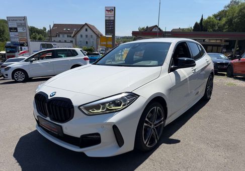 BMW 118, 2021