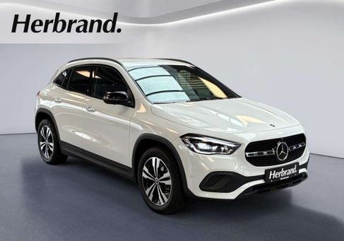 Mercedes-Benz GLA 250, 2020