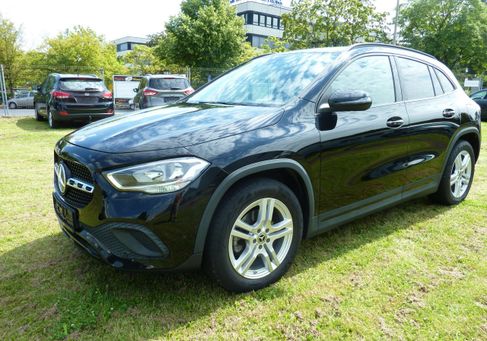 Mercedes-Benz GLA 200, 2020