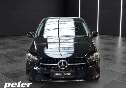 Mercedes-Benz B 180, 2025